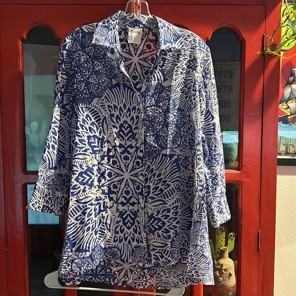 finley blue and white button up. - Picture 3 of 7